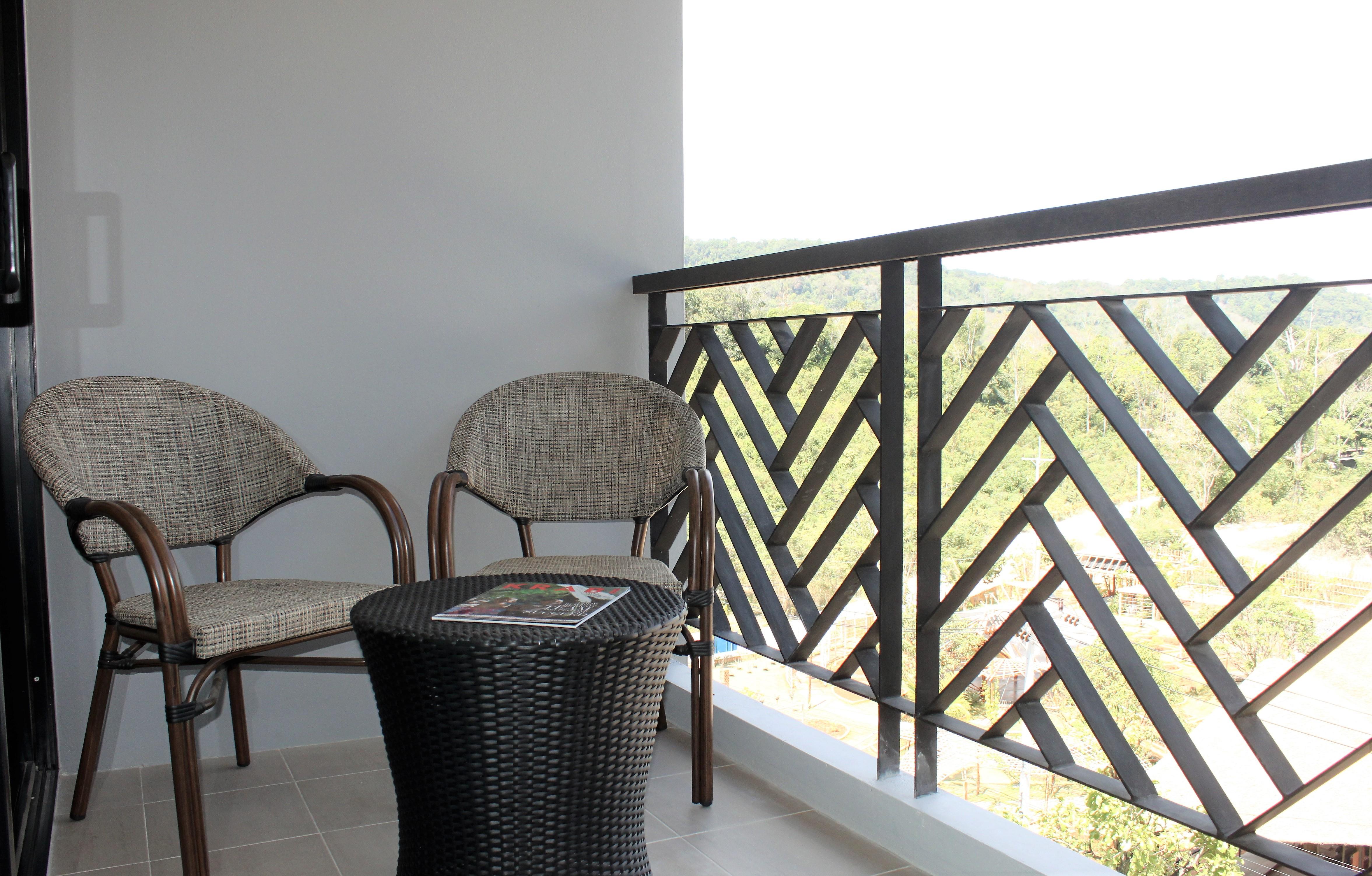 Anana Ecological Resort Krabi - Sha Extra Plus Ao Nang Dış mekan fotoğraf A balcony with a view of the hills