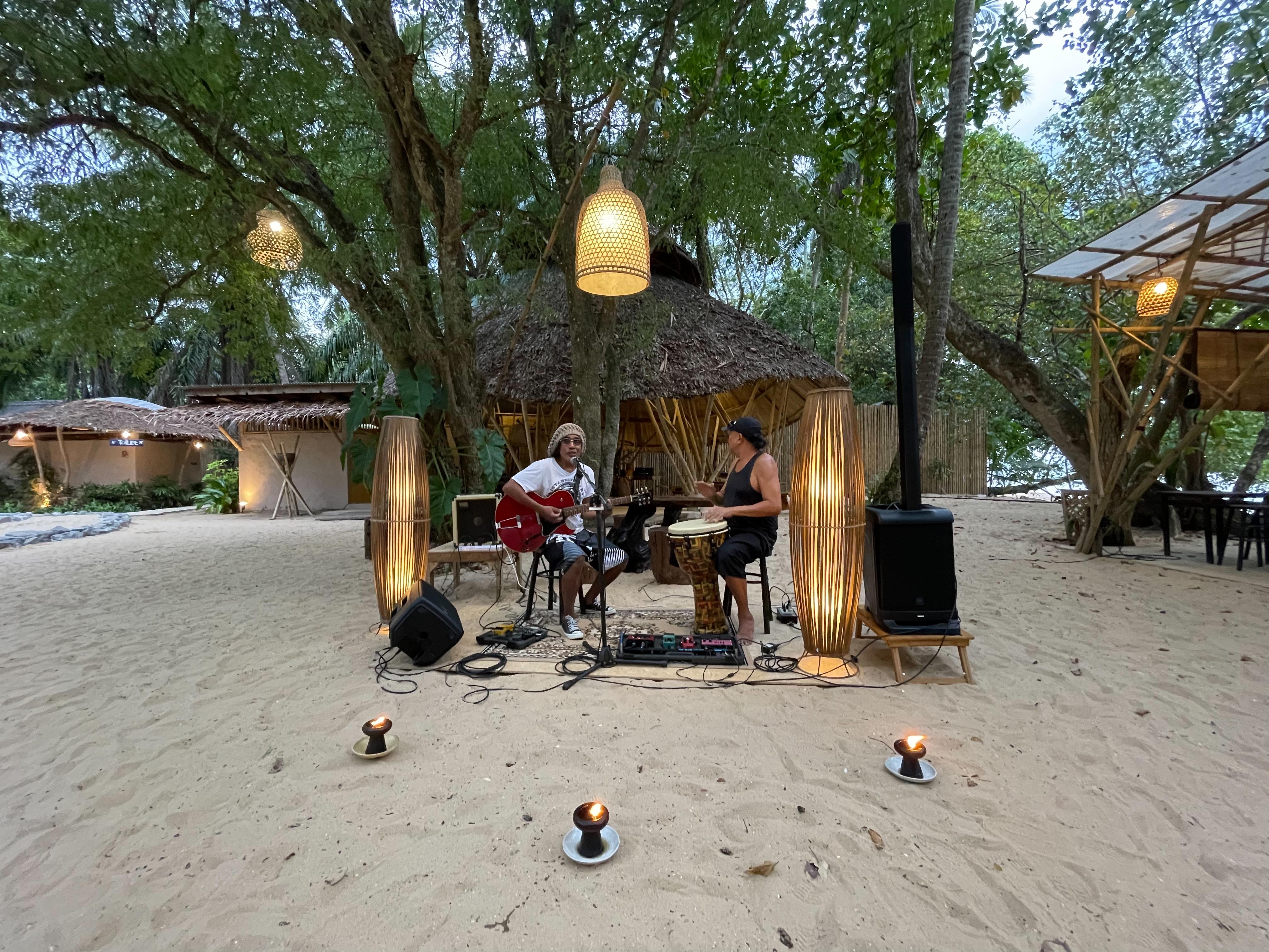 Anana Ecological Resort Krabi - Sha Extra Plus Ao Nang Dış mekan fotoğraf Live music at the beach bar