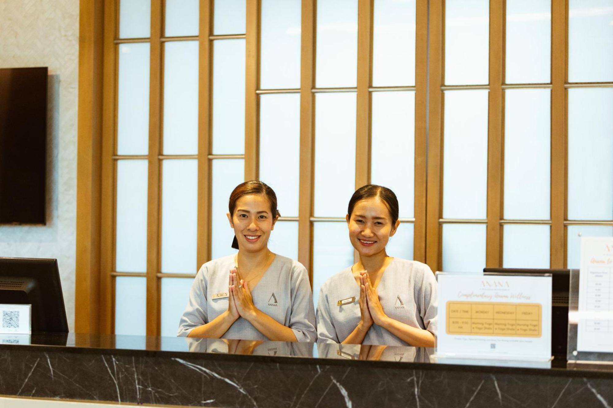 Anana Ecological Resort Krabi - Sha Extra Plus Ao Nang Dış mekan fotoğraf Thai women greeting with the wai